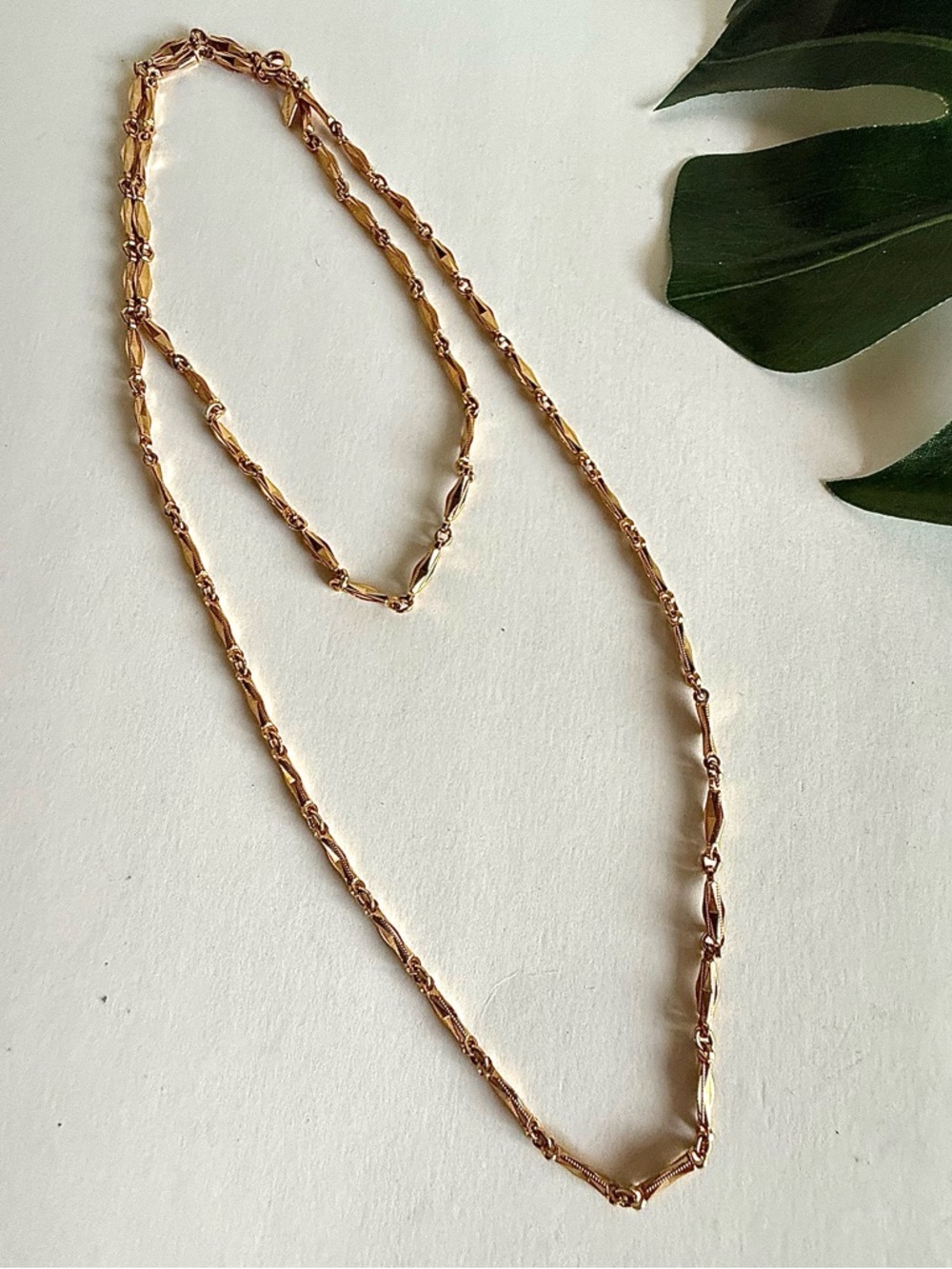 Vintage Sarah Coventry 36” Goldtone 
Necklace